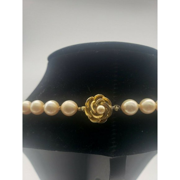 Vintage Vendome Gold Tone Clasp Faux Pearl Necklace 13.2" - Picture 2 of 4